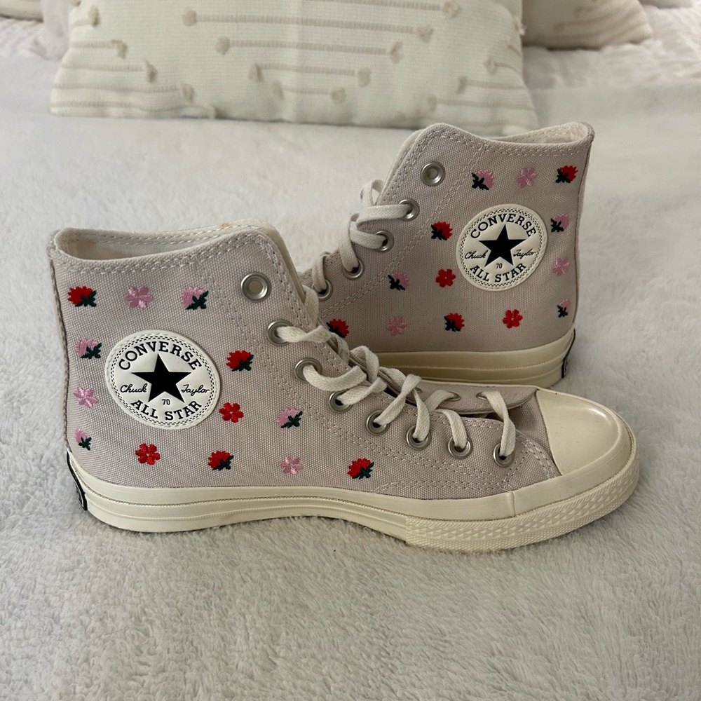 High Top Converse Chuck 70 Floral Embroidery Women’s High Top Shoe - Picture 7 of 11